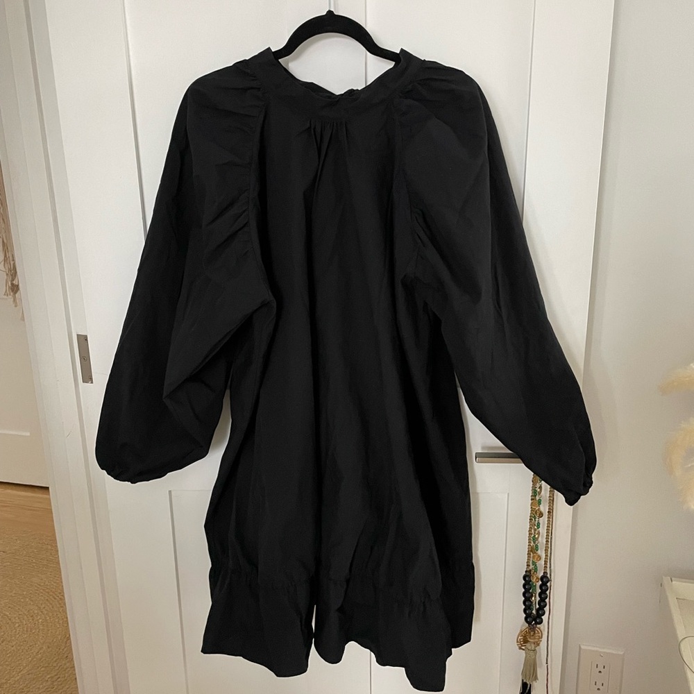 Host & Var Crisp Cotton Dress - Picture 2 of 16